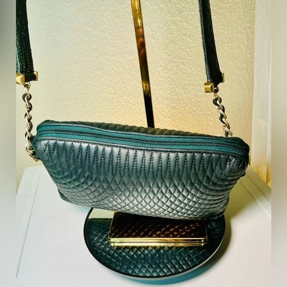 Bally Quilted Lambskin Handbag With Gold B Logo “Host Pick” - Picture 3 of 16